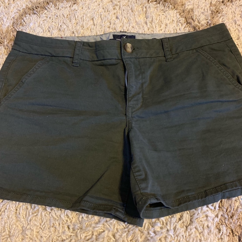 American Eagle Midi shorts